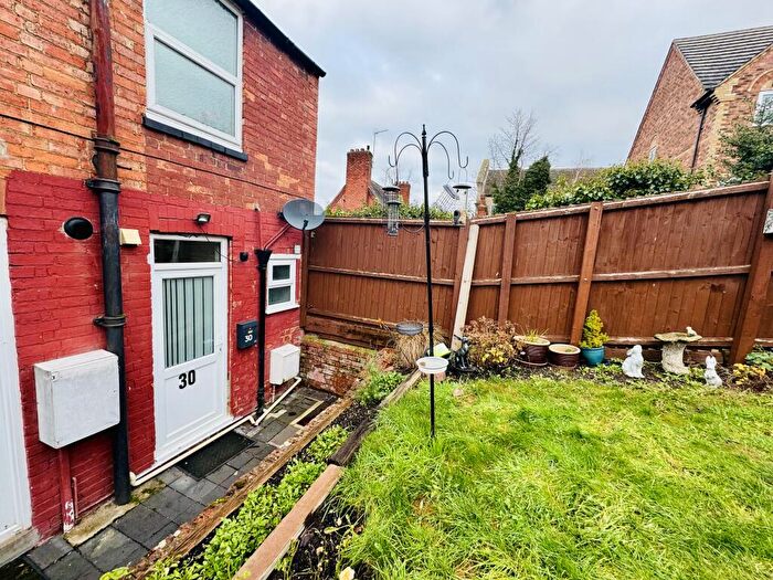 1 Bedroom Flat To Rent In Brook Street, Raunds, Wellingborough, NN9