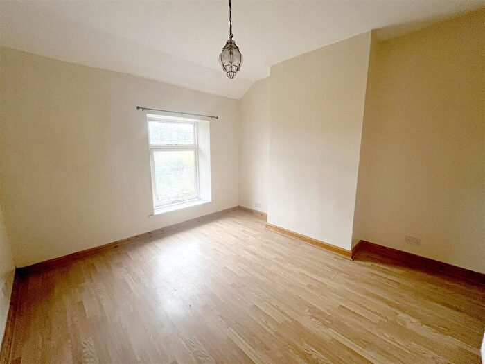 2 Bedroom End Of Terrace House To Rent In Park View Road, Hillsborough, S6