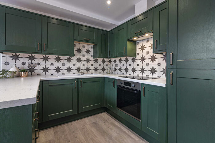 2 Bedroom Flat To Rent In Apartment -Powell House, LN5