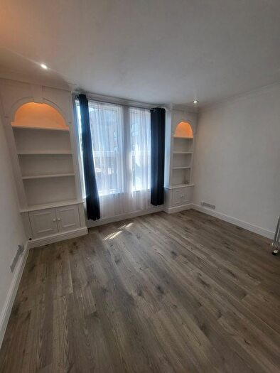 1 Bedroom Flat To Rent In Boston Road, Hanwell, W7
