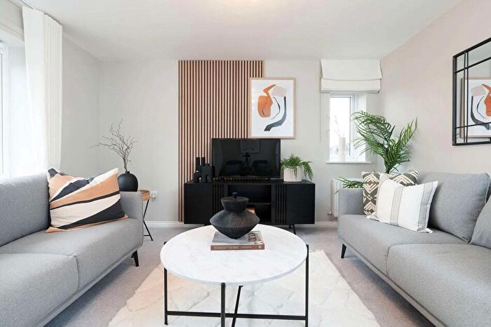 3 Bedroom Semi-Detached House For Sale In Woodlark Place, Finningley, DN9