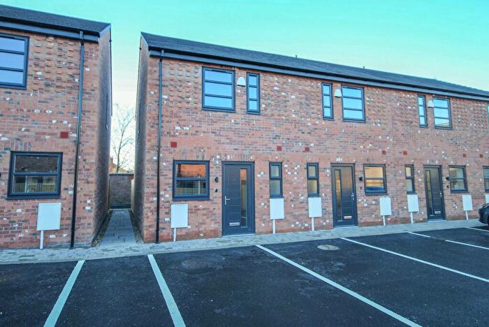 2 Bedroom End Of Terrace House To Rent In Oxford Street, Rugby, CV21