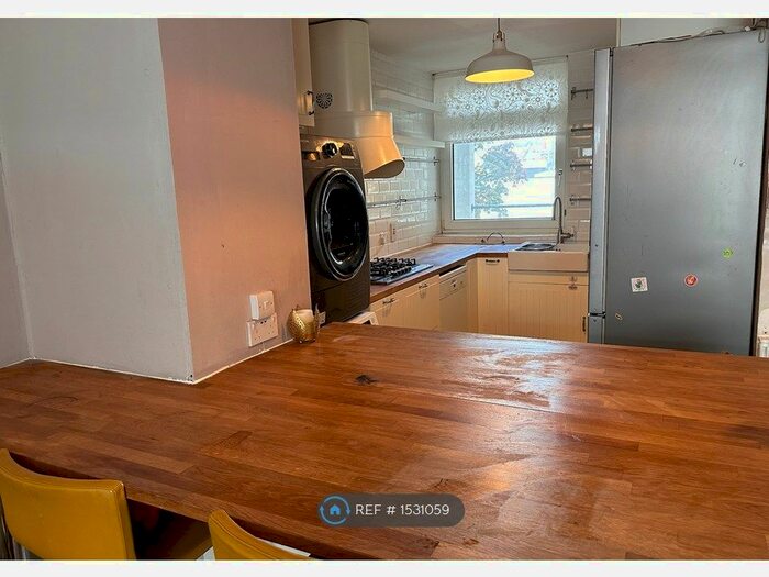 3 Bedroom Flat To Rent In Lamble Street, London, NW5