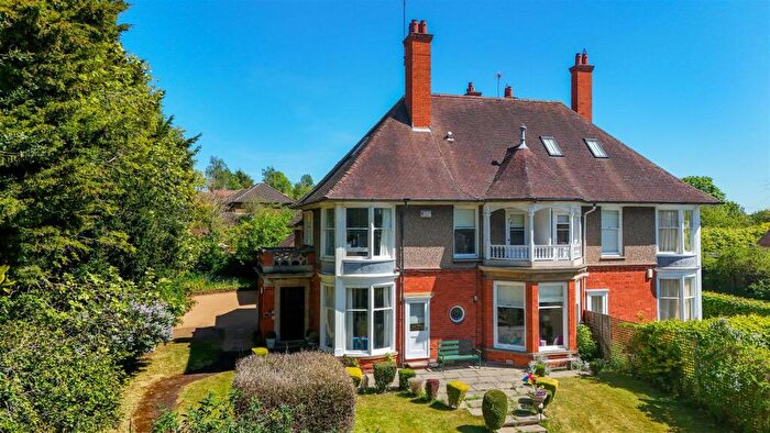 7 Bedroom Semi-Detached House For Sale In Abington Park Crescent, Northampton, NN3