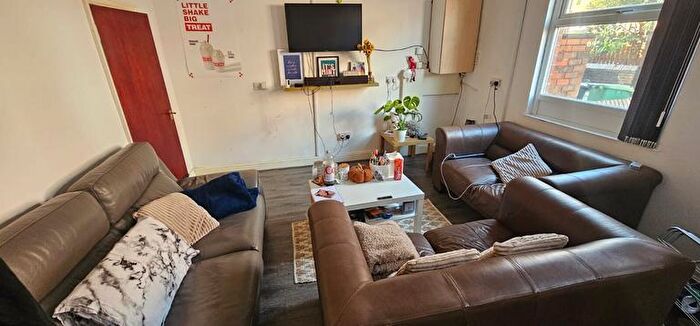 6 Bedroom Terraced House To Rent In Ashville Avenue, Leeds, West Yorkshire, LS6