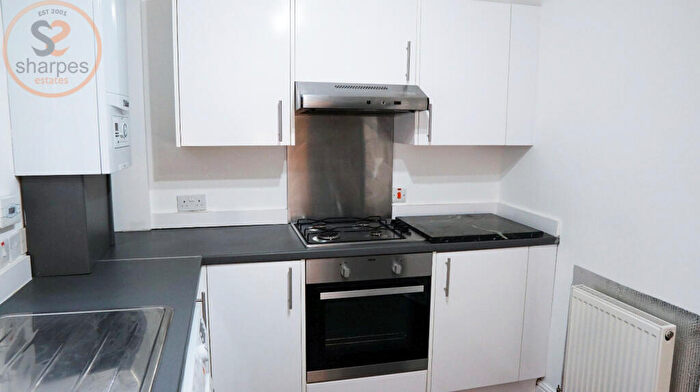 1 Bedroom Flat To Rent In Kennet Square, Mitcham, Surrey, CR4