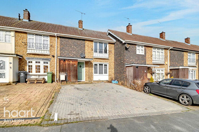 2 Bedroom Terraced House To Rent In Clickett Hill, Basildon, SS14