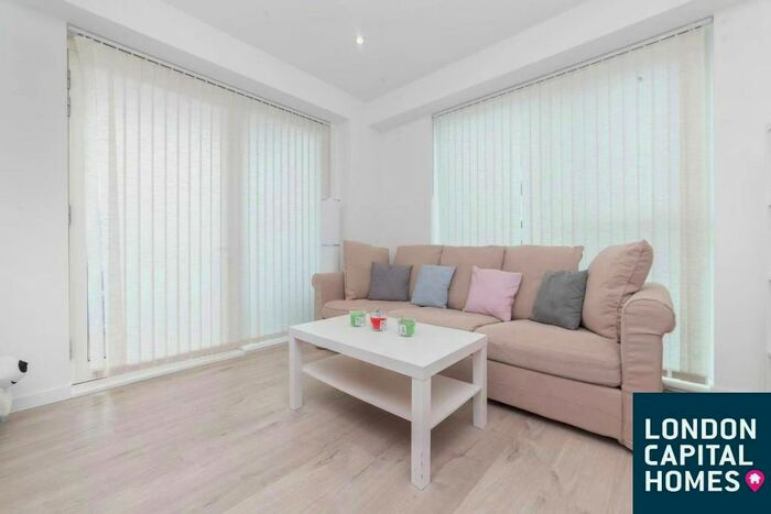 2 Bedroom Flat To Rent In Effra Gardens, , Heartwell Avenue, E16