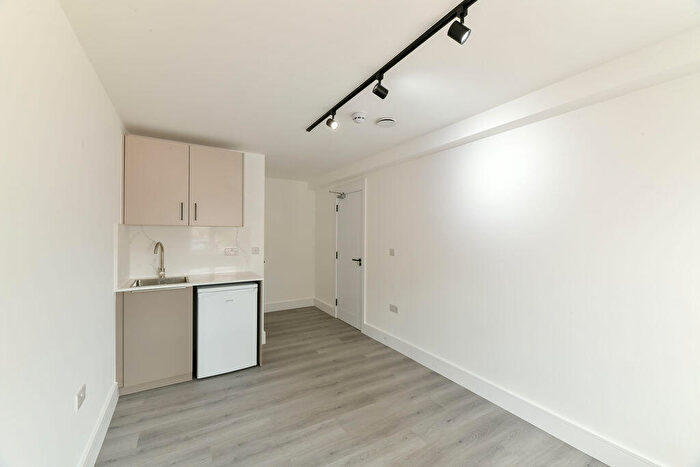 Property To Rent In Great Cambridge Road, Waltham Cross, EN8
