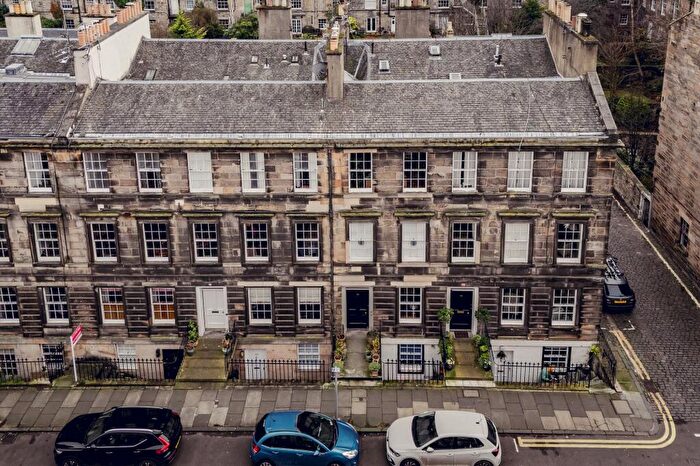 3 Bedroom Flat For Sale In Cumberland Street, Edinburgh, EH3