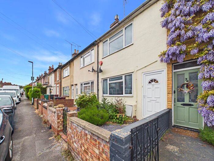 3 Bedroom Terraced House For Sale In Beecham Road, Reading, RG30