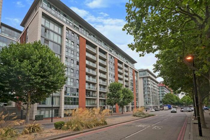 2 Bedroom Flat To Rent In Royal Docks, London, E16