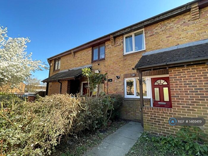 2 Bedroom Terraced House To Rent In Torrington Square, Croydon, CR0