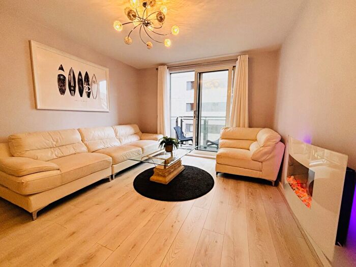 2 Bedroom Flat To Rent In Melia House B, Hornbeam Way, M4
