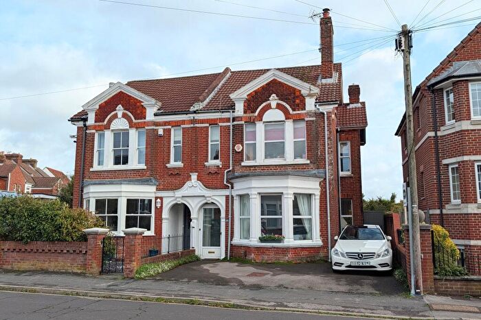 4 Bedroom Semi-Detached House For Sale In Grove Road, Fareham, PO16