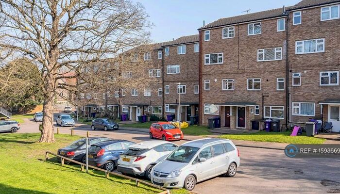 2 Bedroom Flat To Rent In Haygarth, Knebworth, SG3