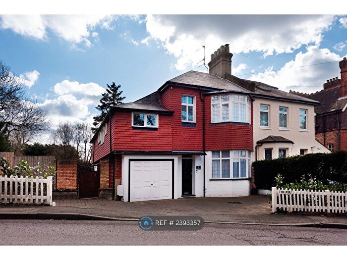 4 Bedroom Semi-Detached House To Rent In Marsh Lane, London, NW7