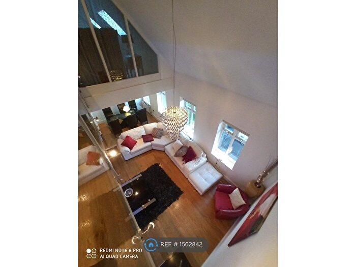 3 Bedroom Flat To Rent In Solihull, Shirley, Solihull, B90