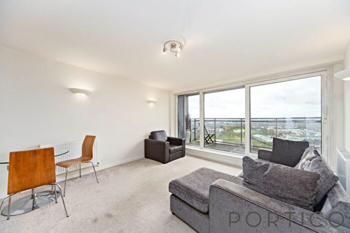 2 Bedroom Flat To Rent In Argento Tower, Mapleton Road, SW18