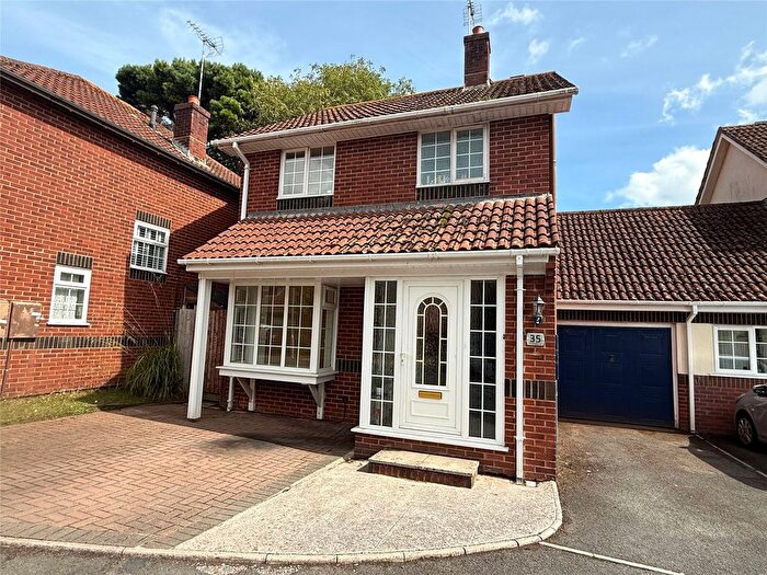 3 Bedroom Detached House For Sale In Washington Close, Paignton, Devon, TQ3