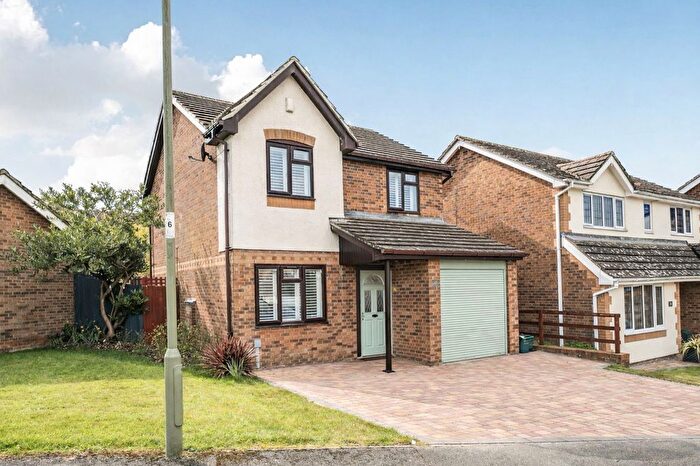3 Bedroom Detached House For Sale In Primrose Gardens, Hatch Warren, RG22