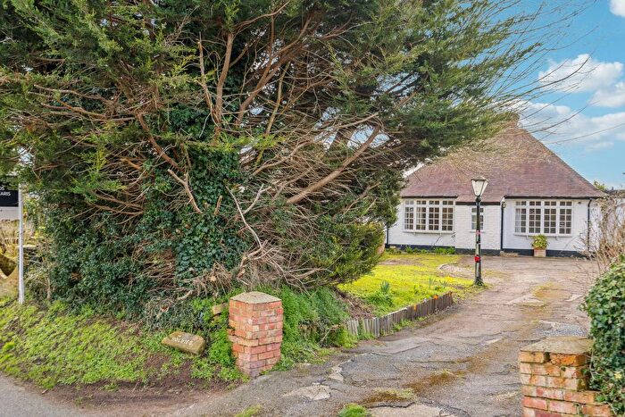 3 Bedroom Detached House For Sale In Breadcroft Lane, Maidenhead, SL6