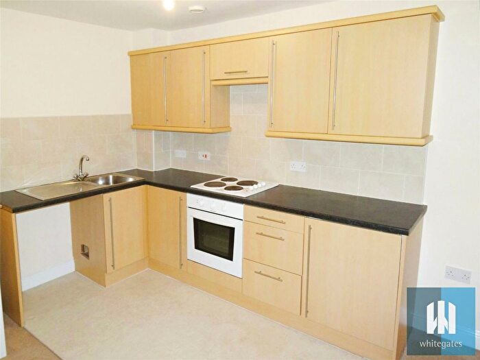 2 Bedroom Flat To Rent In Croft Court, Mount Lane, Rastrick, Brighouse, HD6