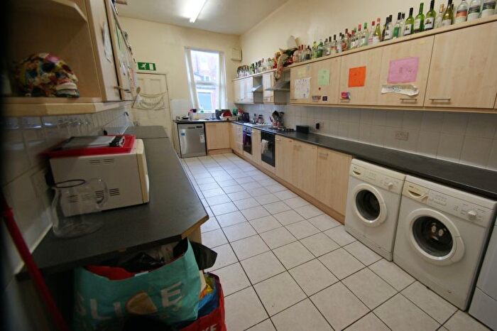 8 Bedroom Terraced House To Rent In Kelso Road, Hyde Park, Leeds, LS2