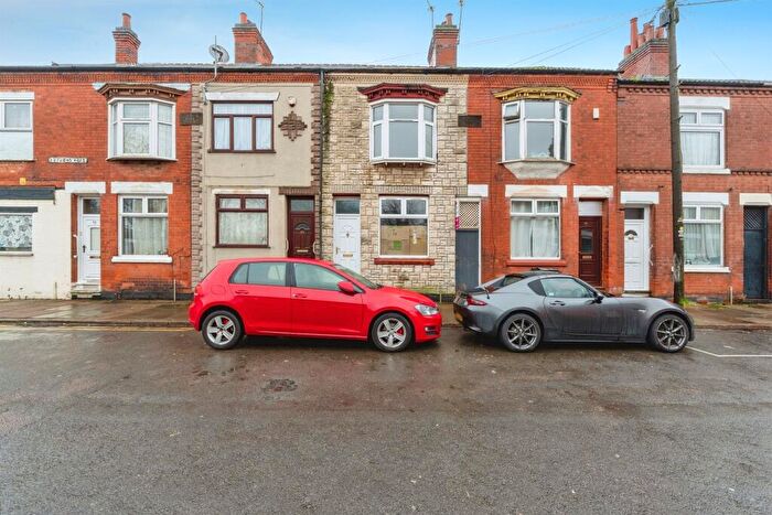 3 Bedroom Terraced House For Sale In Raymond Road, Leicester, LE3