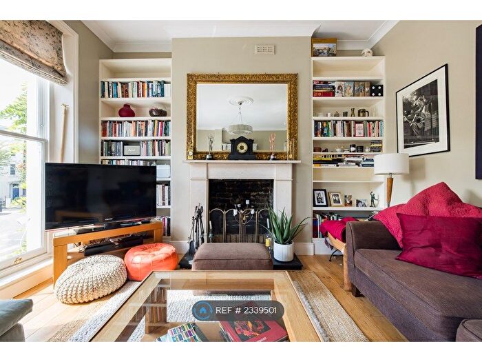 3 Bedroom Maisonette To Rent In Malden Road, London, NW5