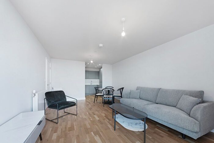 1 Bedroom Flat To Rent In The Oakwood, Colina Road, Haringey, London, N15