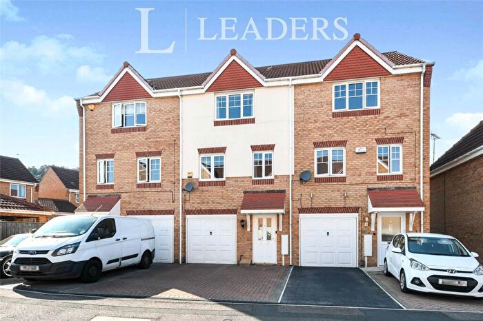 3 Bedroom Terraced House For Sale In White Rose Avenue, Mansfield, Nottinghamshire, NG18