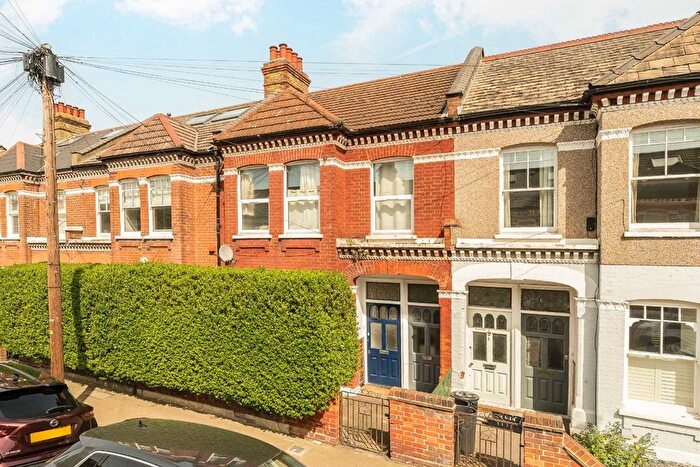 2 Bedroom Flat For Sale In Moring Road, Tooting, SW17