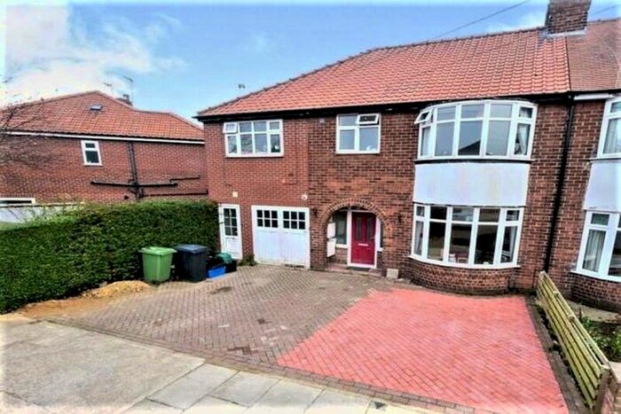 7 Bedroom Semi-Detached House To Rent In Tranby Avenue, Osbaldwick, York, YO10