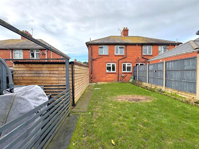 3 Bedroom Semi-Detached House For Sale In Shirecroft Road, Weymouth, DT4 - Photo 12