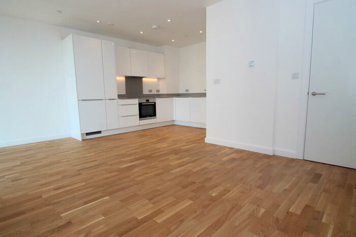 2 Bedroom Apartment To Rent In St Marks Square, Bromley, BR2