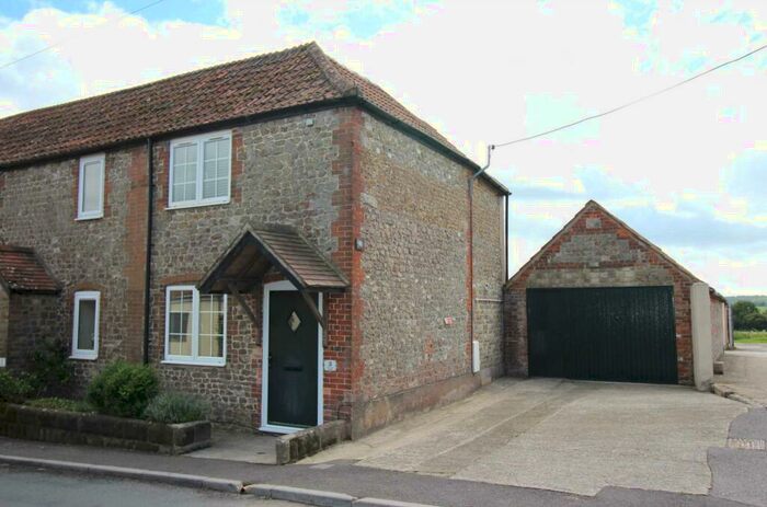 2 Bedroom Cottage To Rent In High Street, Chapmanslade, BA13