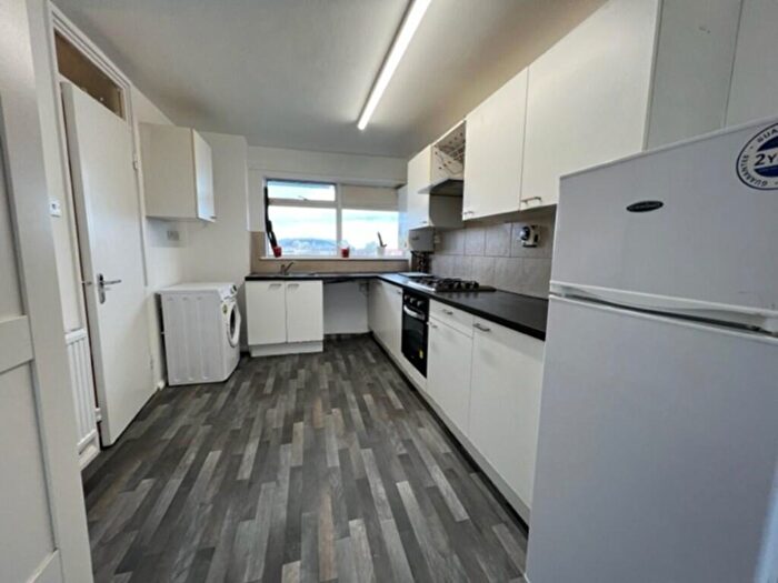 3 Bedroom Apartment To Rent In Reed Road, London, N17