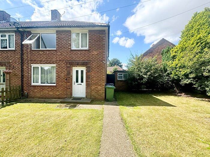 3 Bedroom End Of Terrace House For Sale In Edge Avenue, Grimsby, DN33