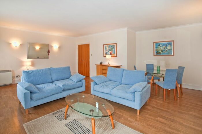 2 Bedroom Flat To Rent In East Block, County Hall, Forum Magnum Square, London, SE1