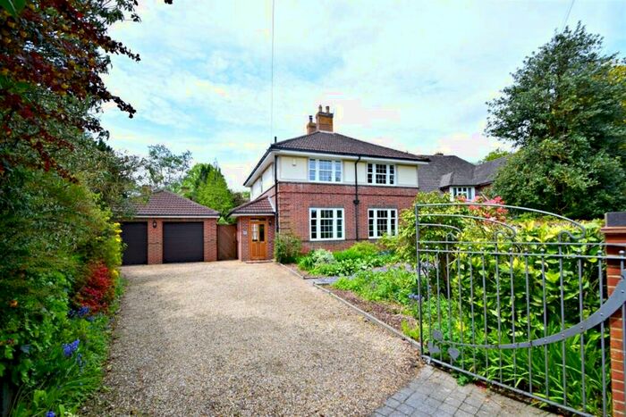 4 Bedroom Detached House To Rent In Bournemouth, BH3