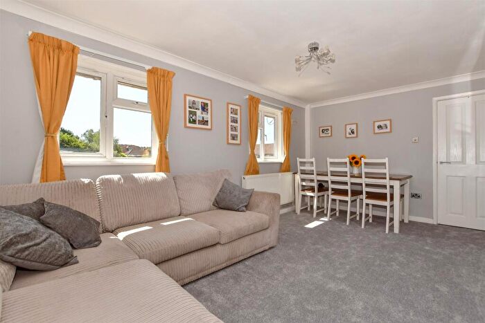 2 Bedroom Maisonette For Sale In Skinners Way, Langley, Maidstone, Kent, ME17