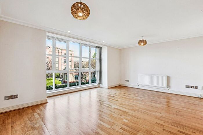 1 Bedroom Flat To Rent In Oriel Drive, Barnes, SW13