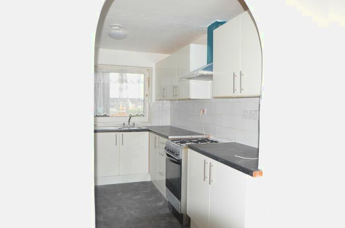 3 Bedroom Maisonette To Rent In Newslades Close, Edmonton / London, N9