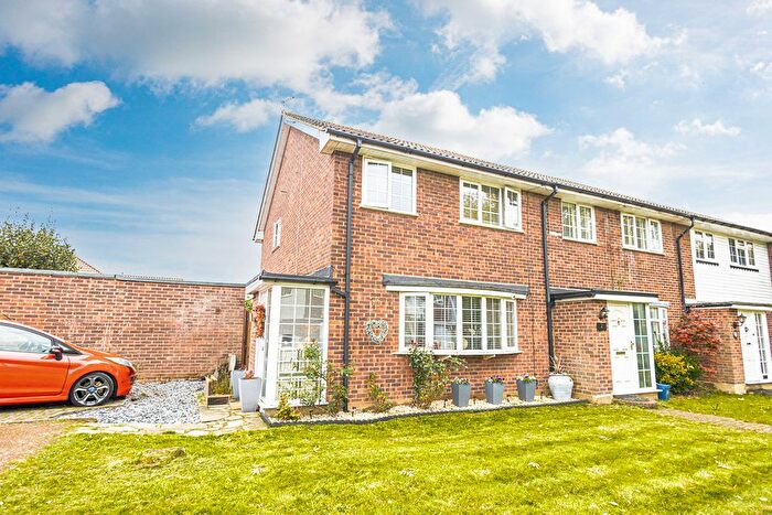 3 Bedroom Semi Detached House For Sale In Langley Close, Leigh-On-Sea, SS9