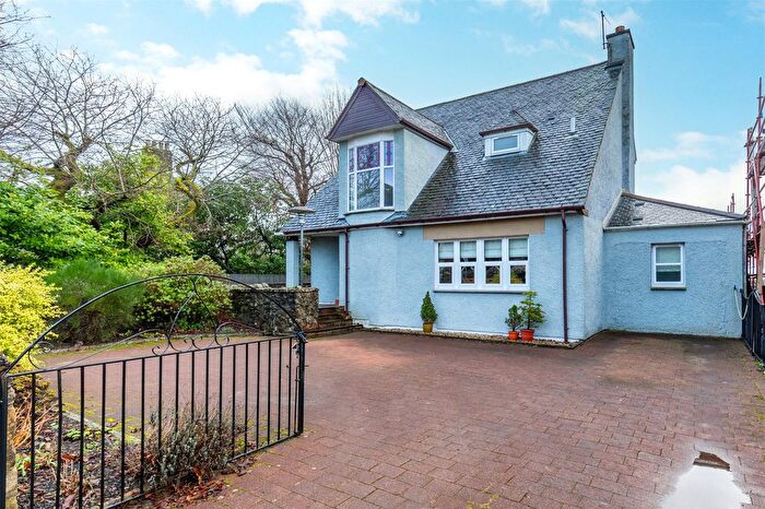 4 Bedroom Detached House For Sale In Main Street, Lochwinnoch, Renfrewshire, PA12