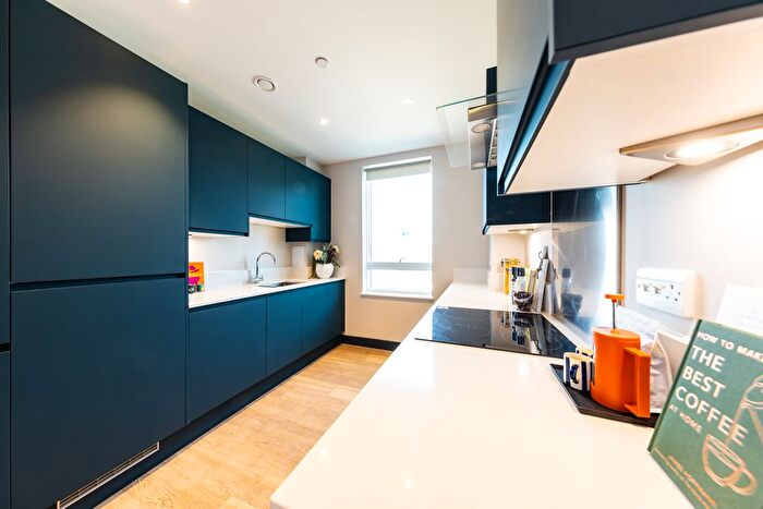 2 Bedroom Flat For Sale In Old Kent Road, London, SE15