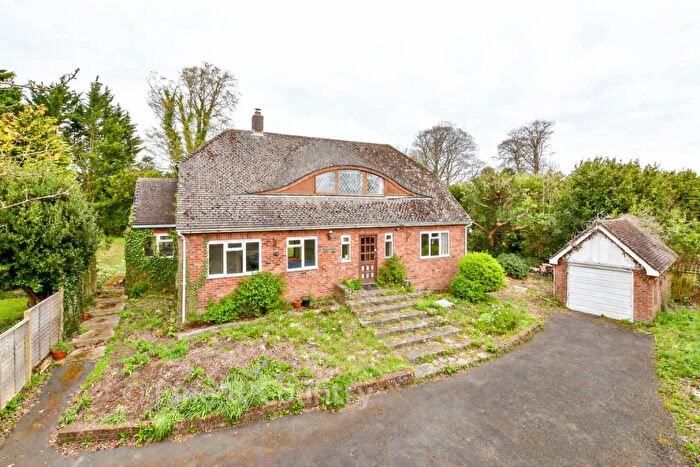 4 Bedroom Detached House For Sale In Pitts Lane, Binstead, Isle Of Wight, PO33