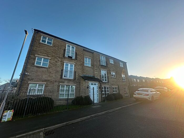 2 Bedroom Flat To Rent In Marlington Drive, Huddersfield, HD2