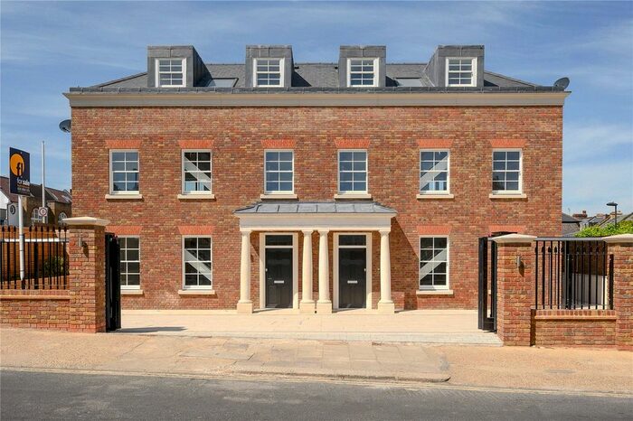 5 Bedroom Semi-Detached House To Rent In Kings Road, Richmond, TW10